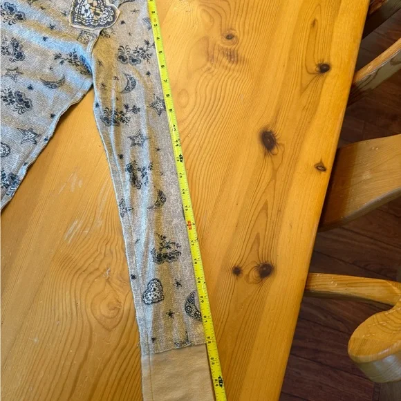 Scrapbook Beige Shirt with Black and Yellow Graphic - Picture 16 of 16